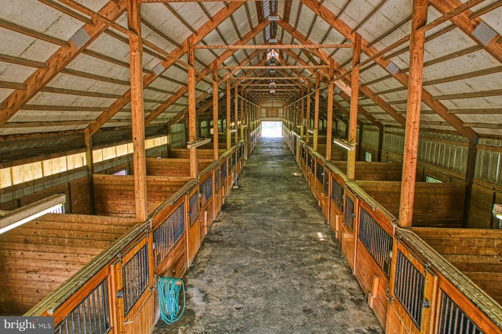 899 EARLE ROAD Charles Town, WV 25414