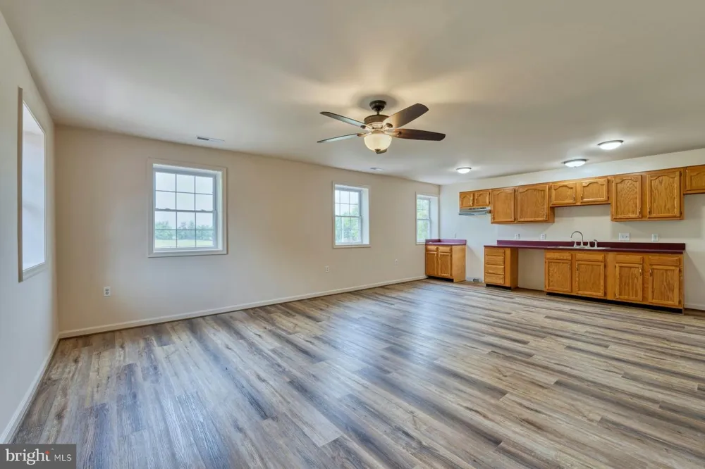 899 EARLE ROAD Charles Town, WV 25414
