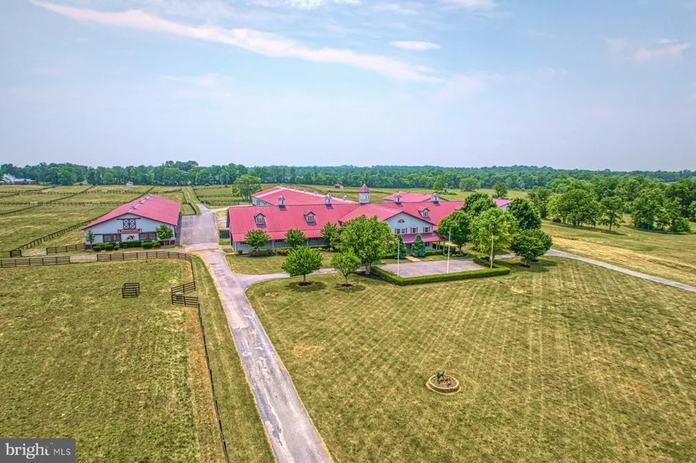 899 EARLE ROAD Charles Town, WV 25414