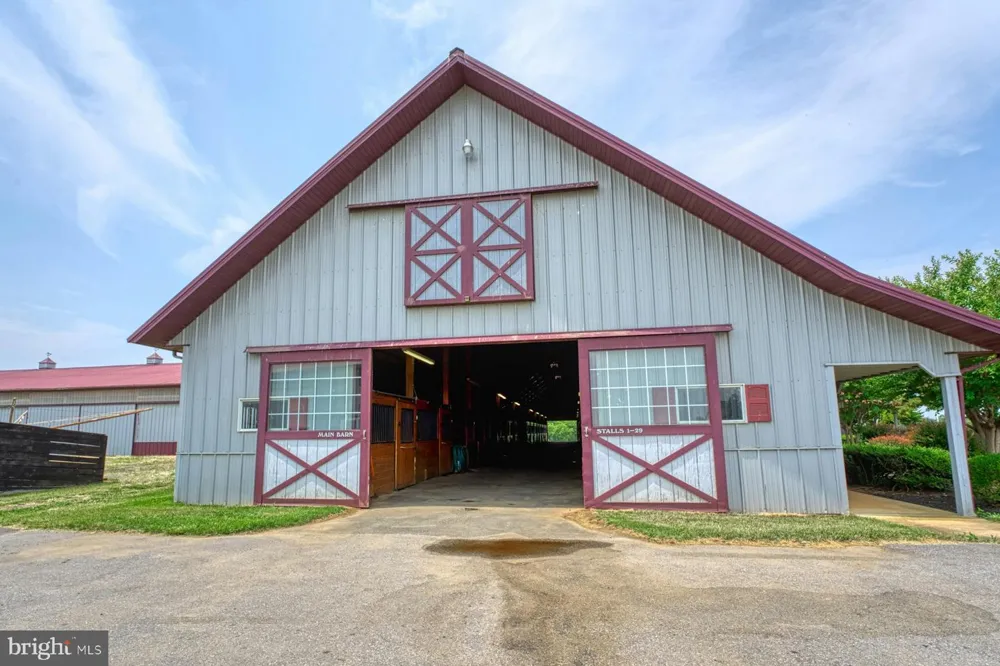 899 EARLE ROAD Charles Town, WV 25414
