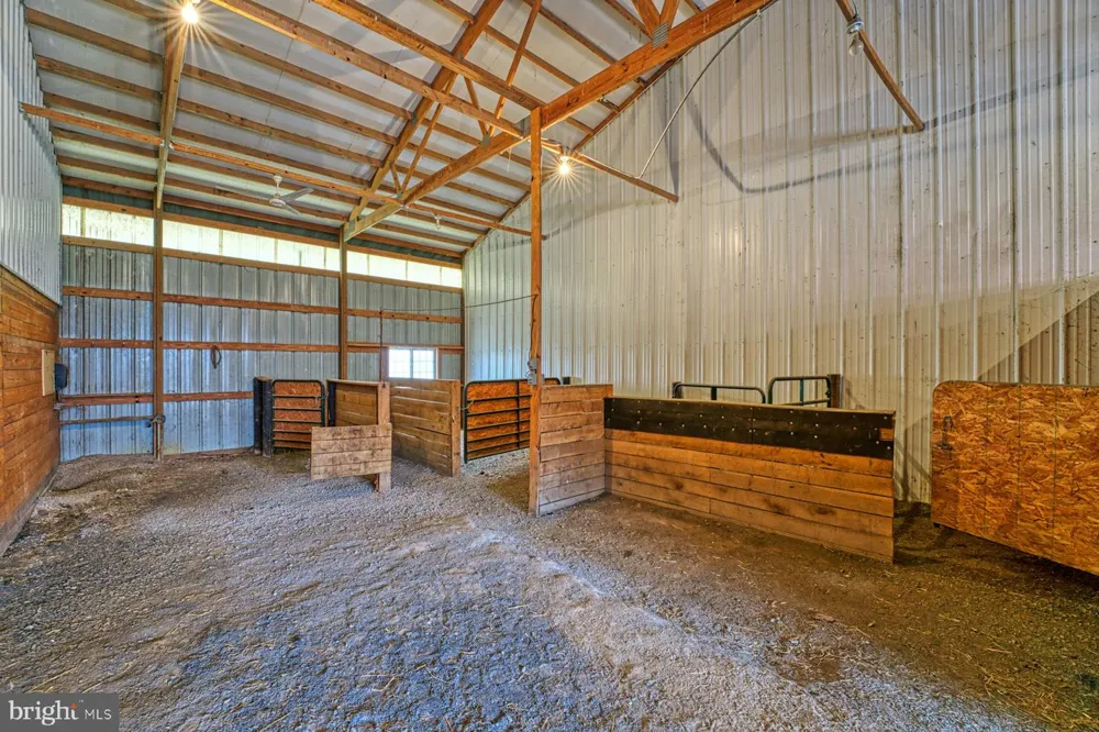 899 EARLE ROAD Charles Town, WV 25414