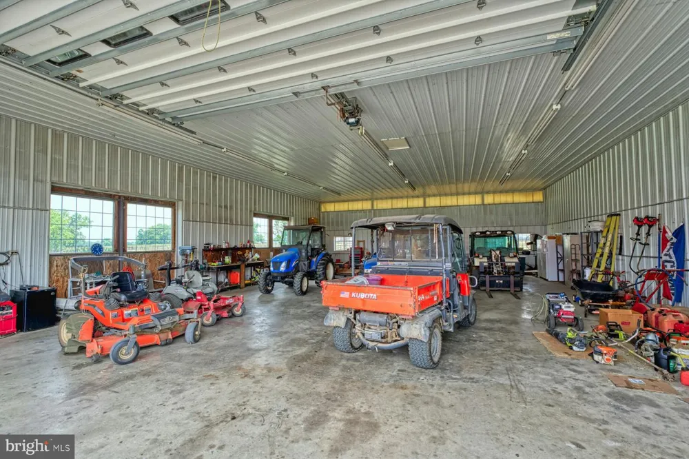 899 EARLE ROAD Charles Town, WV 25414
