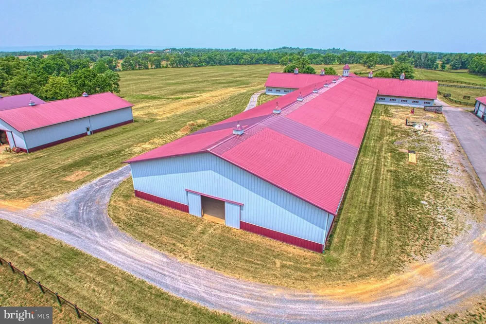 899 EARLE ROAD Charles Town, WV 25414
