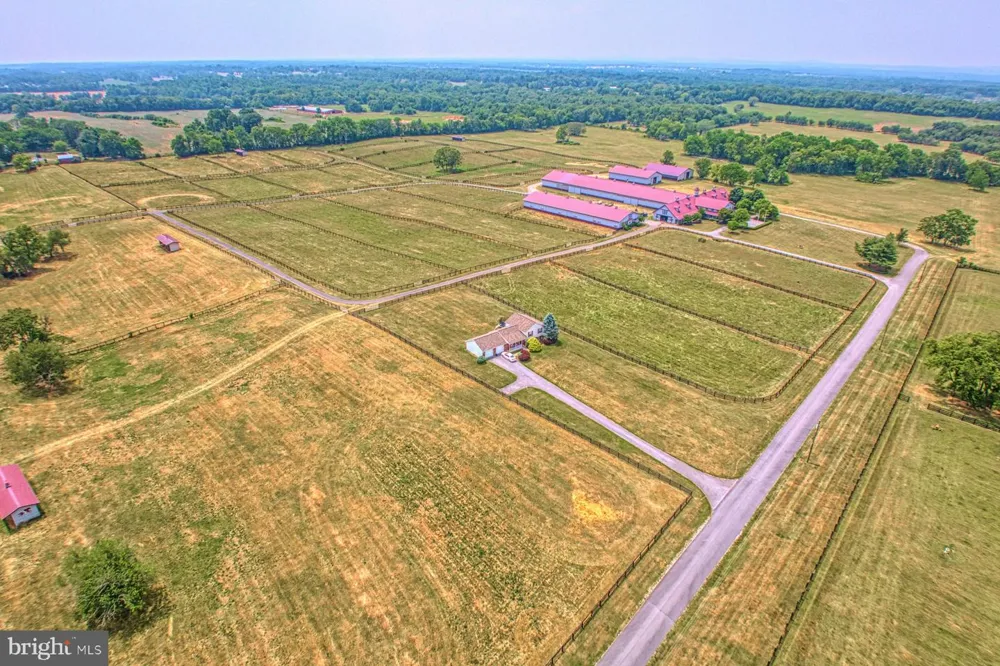899 EARLE ROAD Charles Town, WV 25414