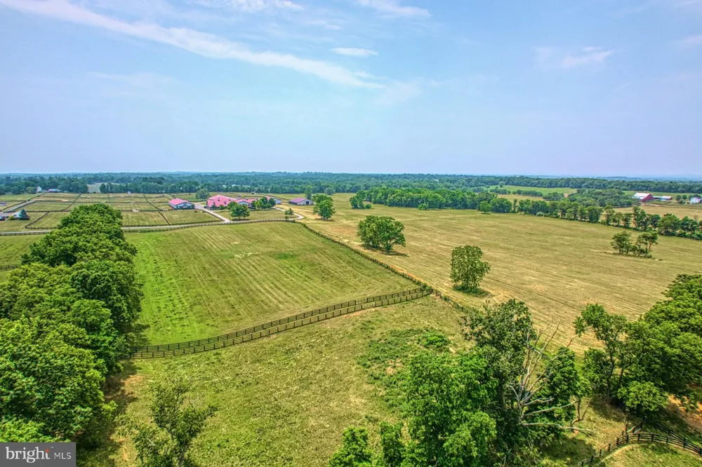 899 EARLE ROAD Charles Town, WV 25414