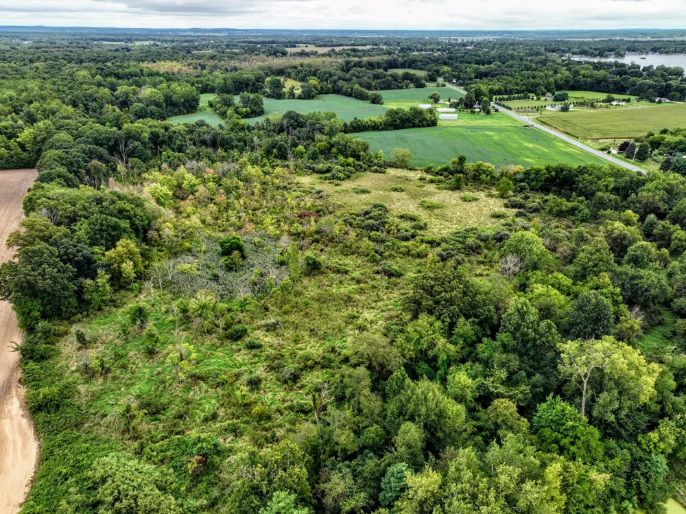 CR 352 Decatur, MI 49045