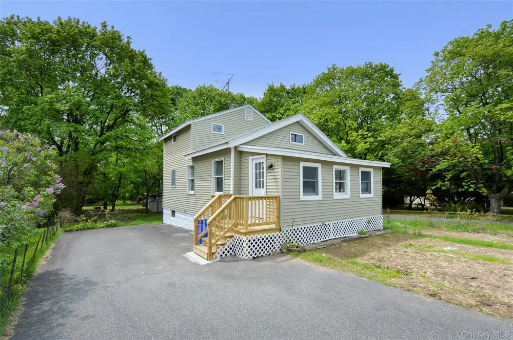 7 Pioneer Avenue Suffern, NY 10901