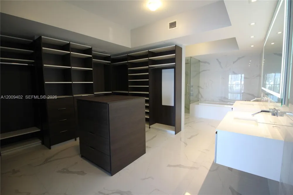 5000 Island Estates Dr #606 Aventura, FL 33160
