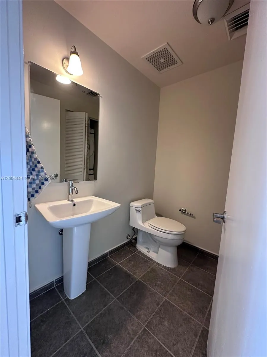 3470 E Coast Ave #H1503 Miami, FL 33137