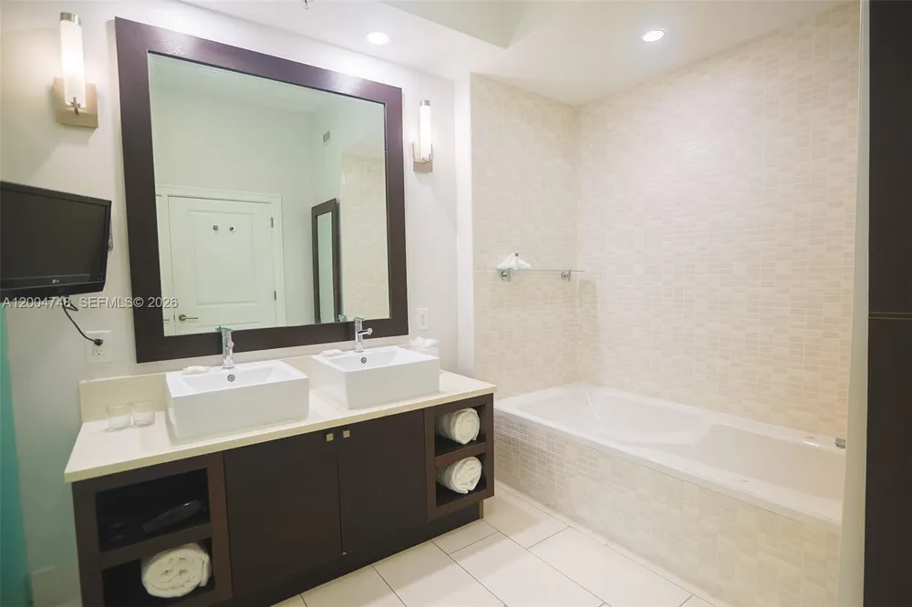 5300 NW 87th Ave #311 Doral, FL 33178