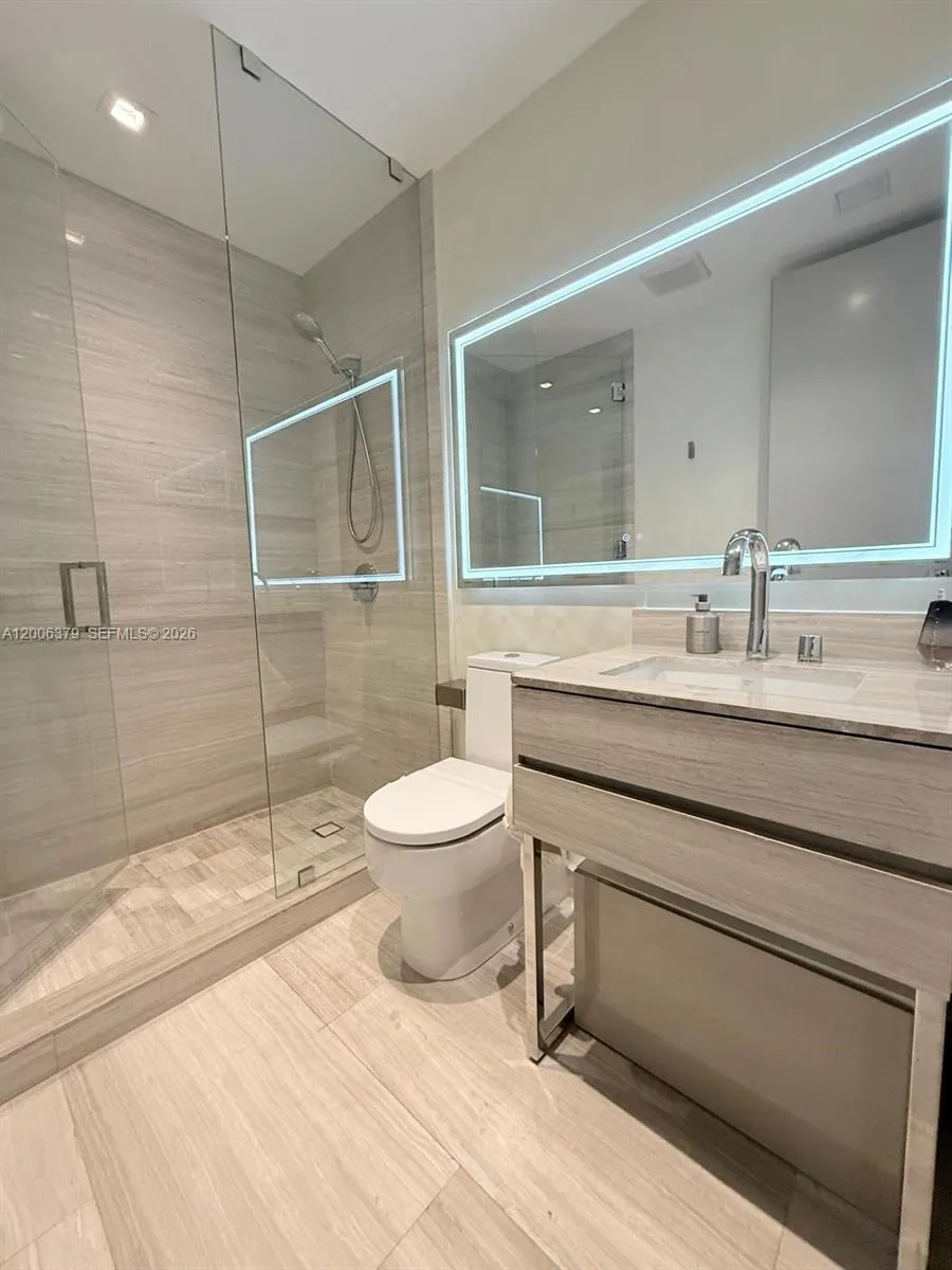 18975 Collins Ave #304 Sunny Isles Beach, FL 33160