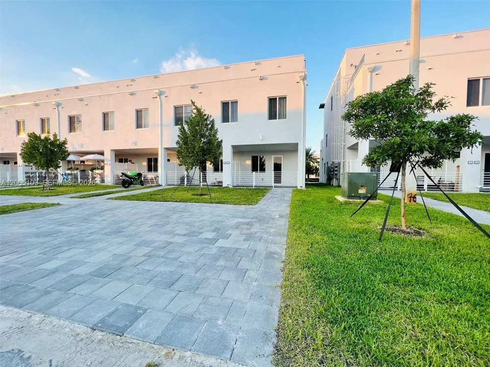 10300 NW 66TH AV #101 Doral, FL 33178