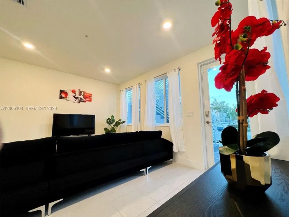 10300 NW 66TH AV #101 Doral, FL 33178