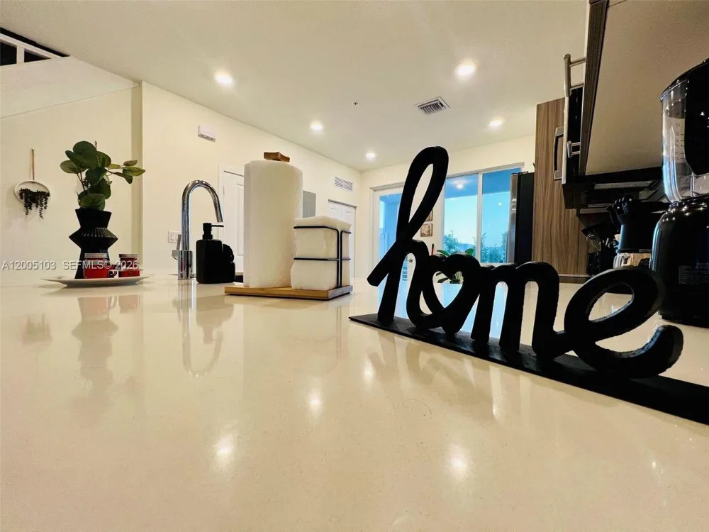 10300 NW 66TH AV #101 Doral, FL 33178