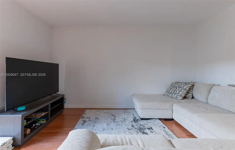 59 SE 3rd Ave #59 Hallandale Beach, FL 33009