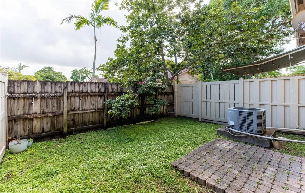59 SE 3rd Ave #59 Hallandale Beach, FL 33009