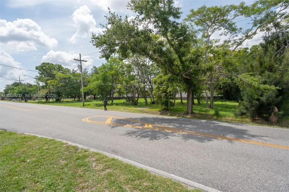 5574 Old Cheney Highway Orlando, FL 32807