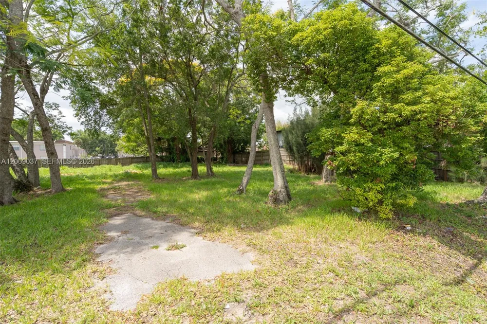 5574 Old Cheney Highway Orlando, FL 32807