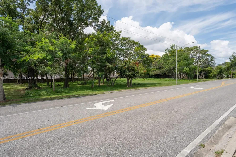 5574 Old Cheney Highway Orlando, FL 32807