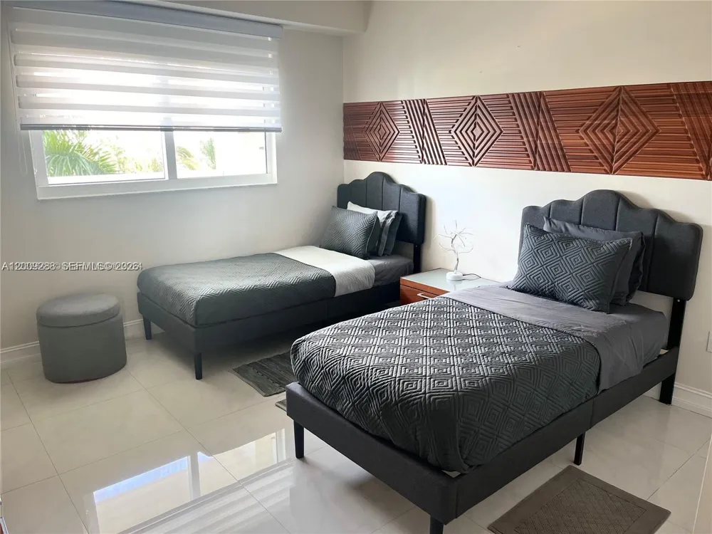 18100 Bay Rd #504 Sunny Isles Beach, FL 33160