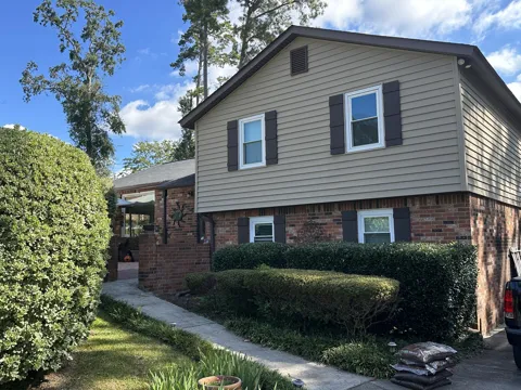 340 Oakleaf Court