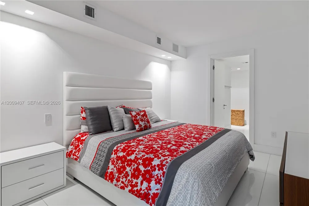 10155 Collins Ave #1210 Bal Harbour, FL 33154