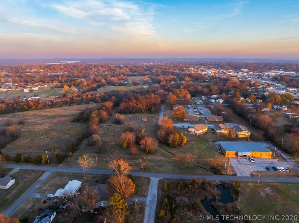 8 Pierce Avenue Wagoner, OK 74467