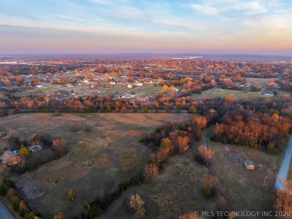 8 Pierce Avenue Wagoner, OK 74467