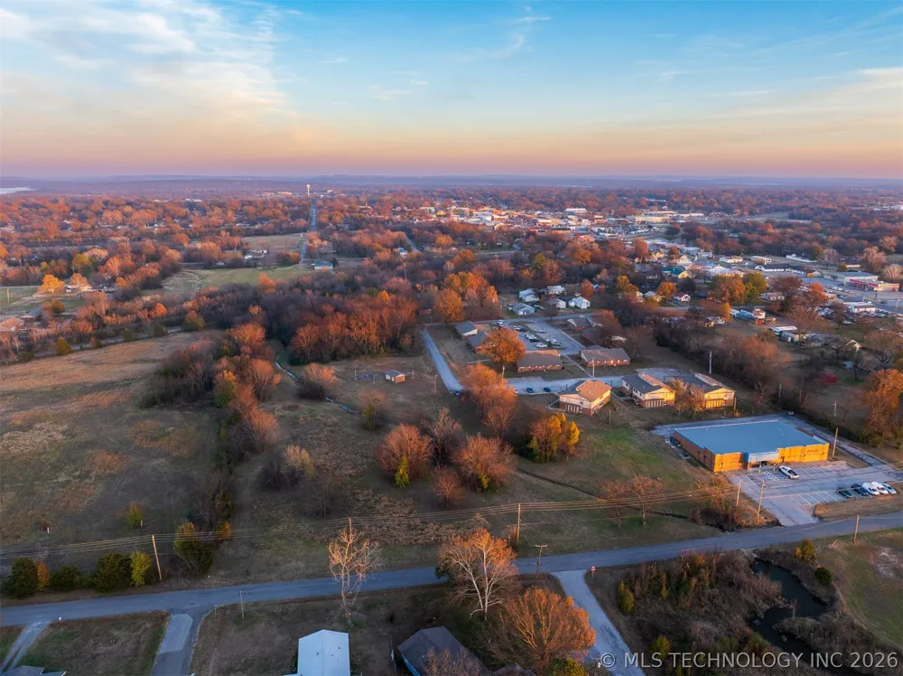 8 Pierce Avenue Wagoner, OK 74467