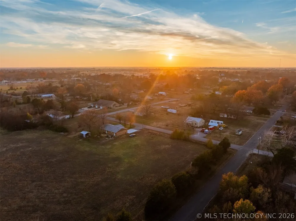 8 Pierce Avenue Wagoner, OK 74467