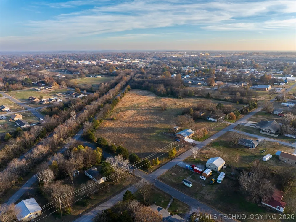 8 Pierce Avenue Wagoner, OK 74467