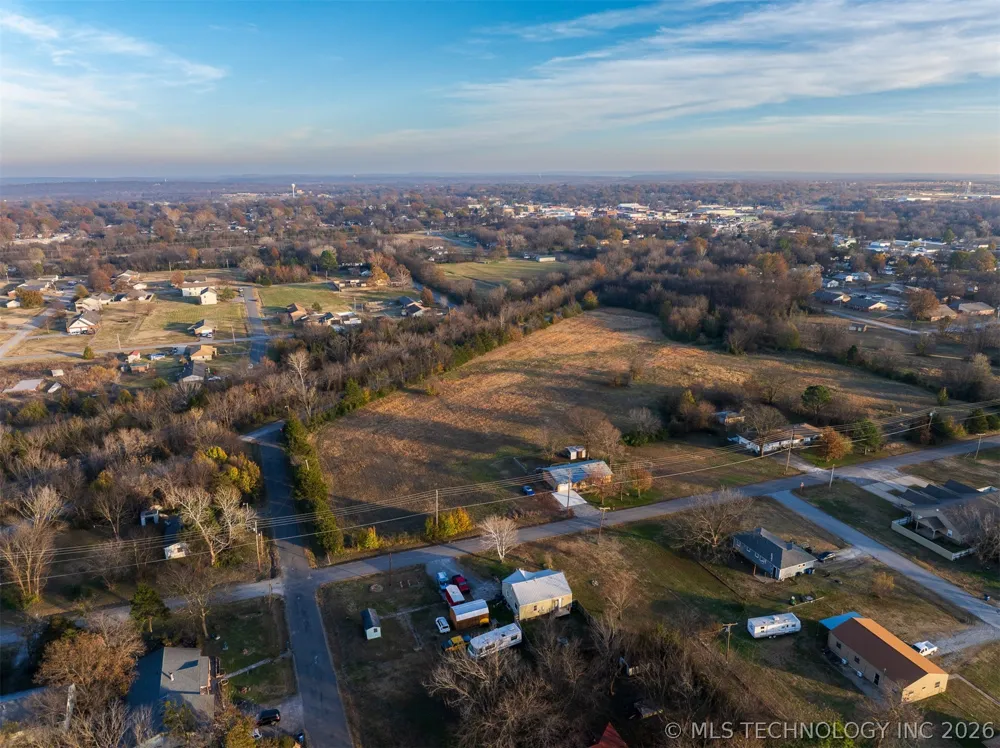 8 Pierce Avenue Wagoner, OK 74467