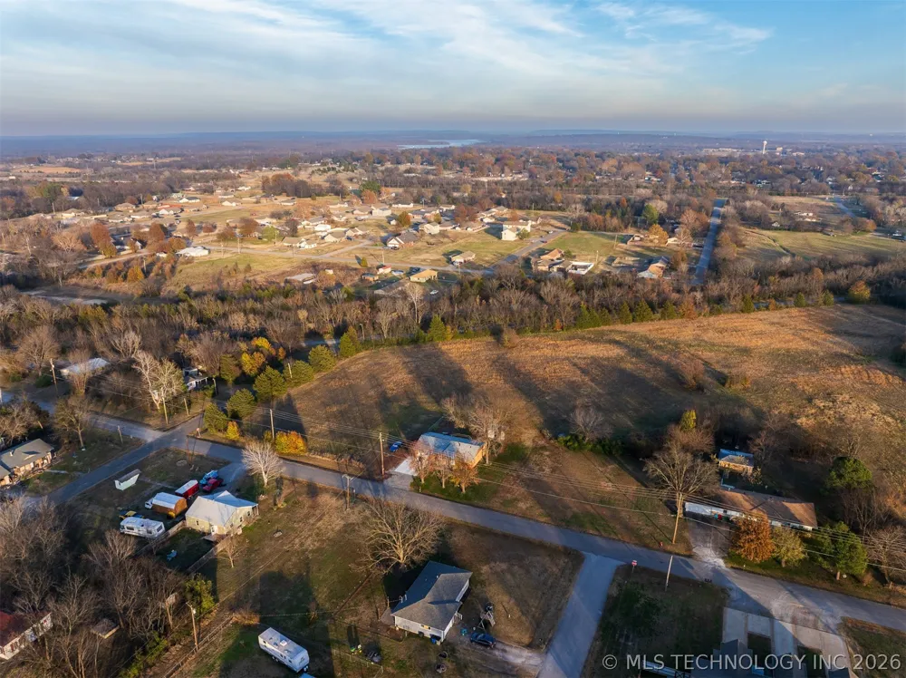 8 Pierce Avenue Wagoner, OK 74467