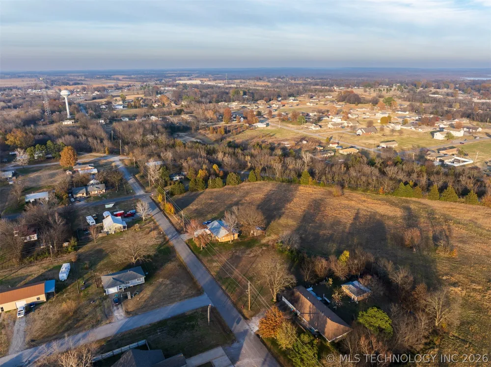8 Pierce Avenue Wagoner, OK 74467