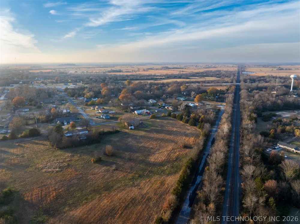 8 Pierce Avenue Wagoner, OK 74467