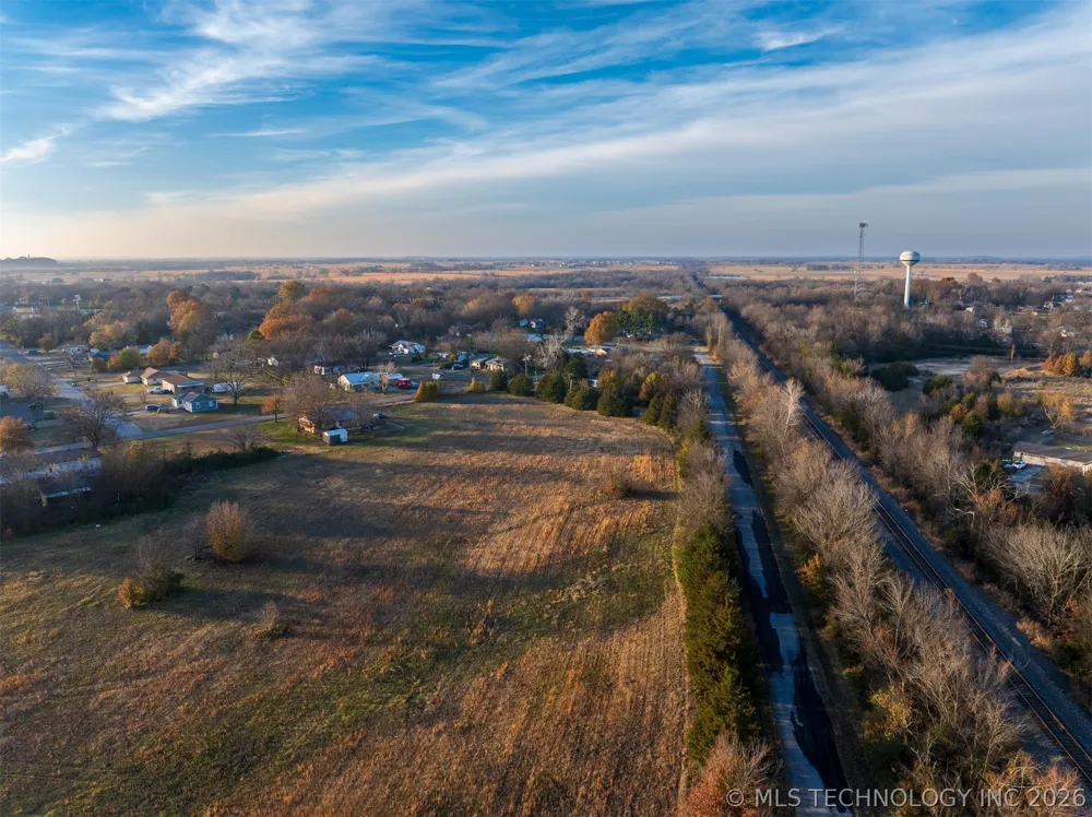 8 Pierce Avenue Wagoner, OK 74467