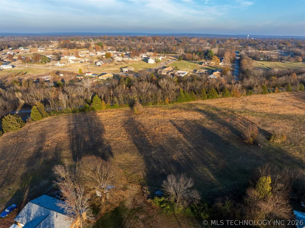 8 Pierce Avenue Wagoner, OK 74467