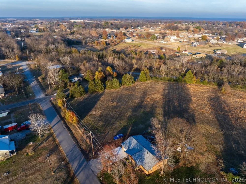 8 Pierce Avenue Wagoner, OK 74467
