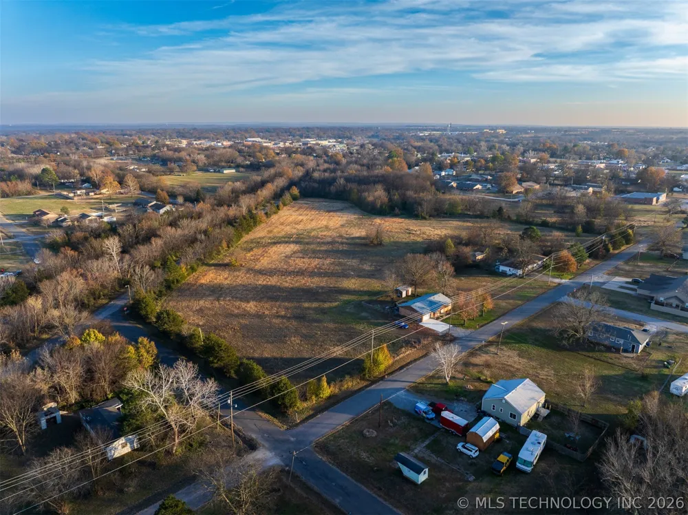 8 Pierce Avenue Wagoner, OK 74467