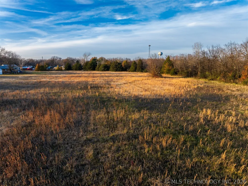 8 Pierce Avenue Wagoner, OK 74467