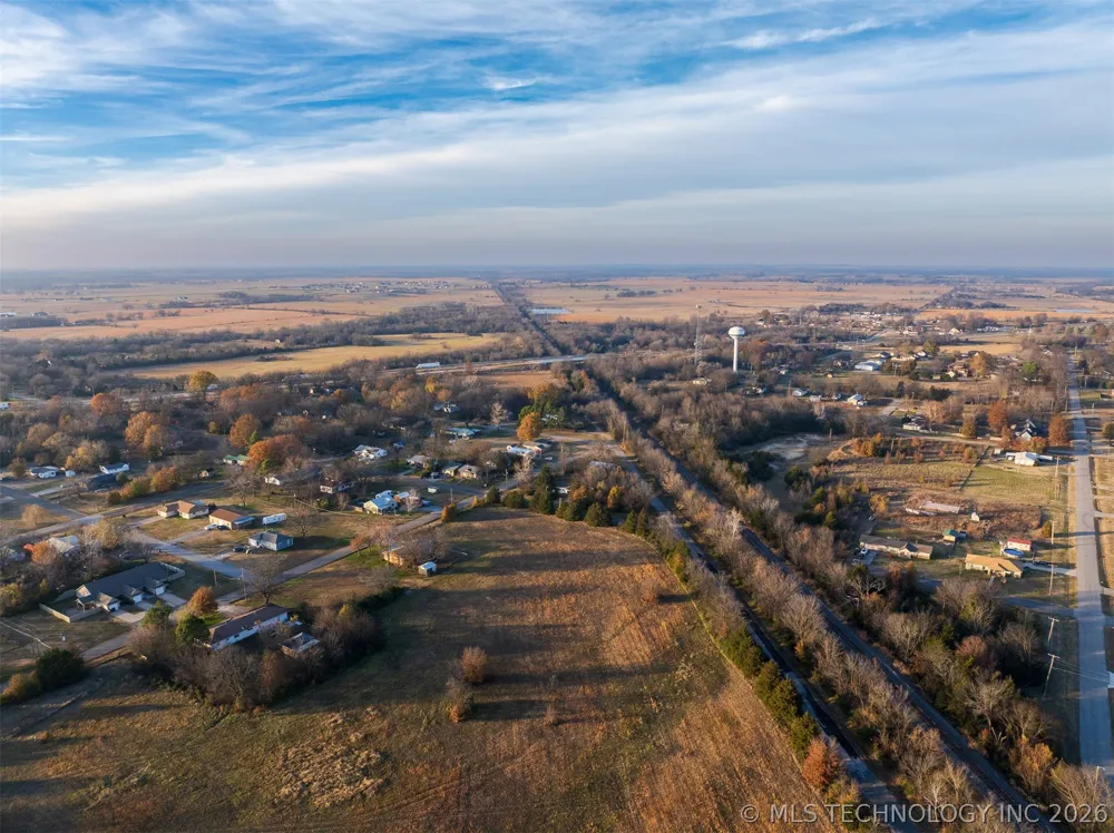 8 Pierce Avenue Wagoner, OK 74467