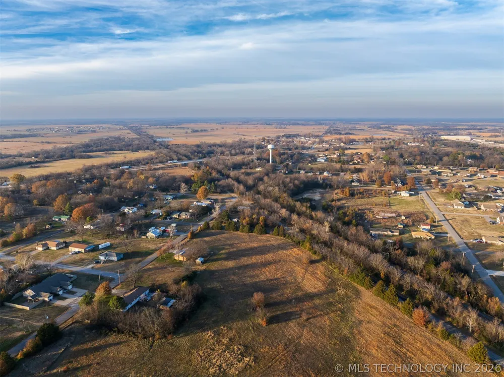 8 Pierce Avenue Wagoner, OK 74467