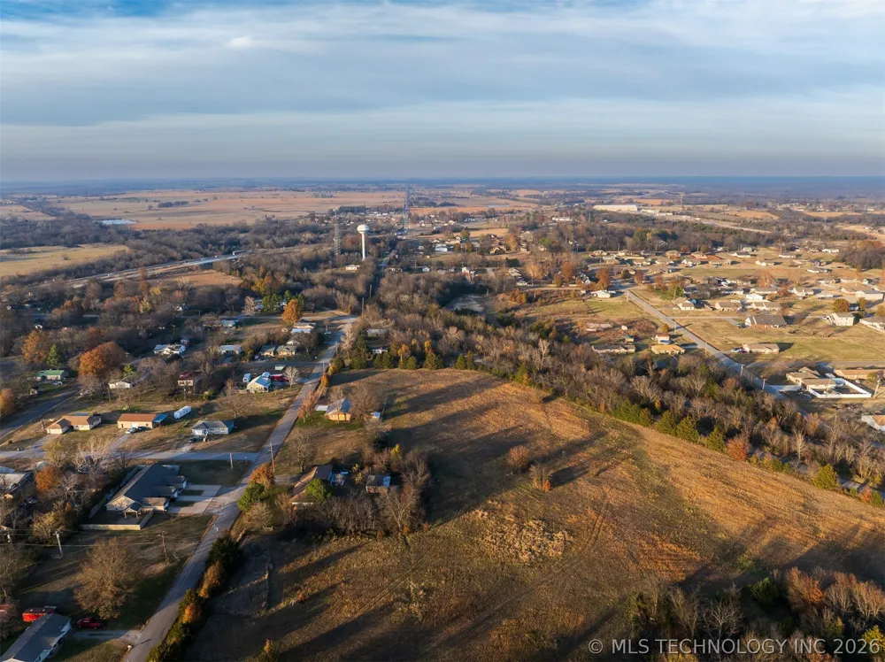 8 Pierce Avenue Wagoner, OK 74467