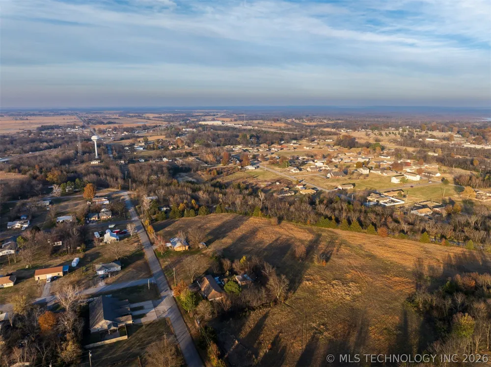 8 Pierce Avenue Wagoner, OK 74467