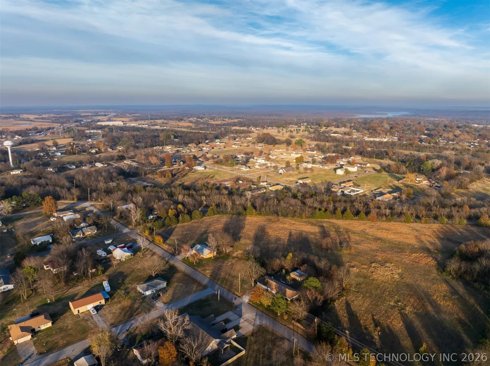 8 Pierce Avenue Wagoner, OK 74467