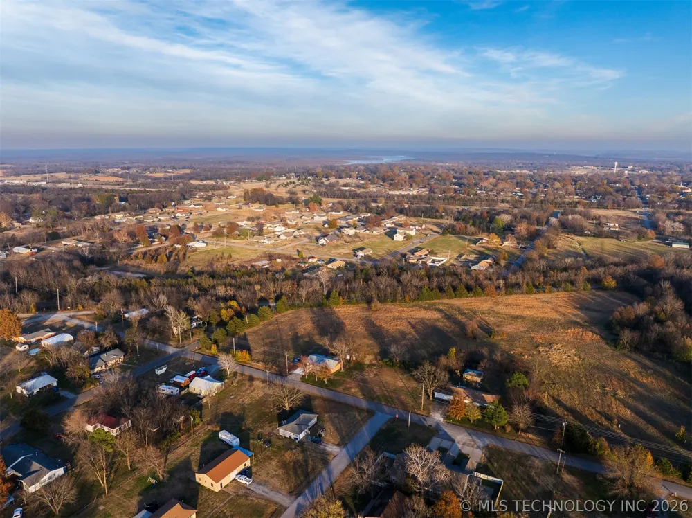 8 Pierce Avenue Wagoner, OK 74467