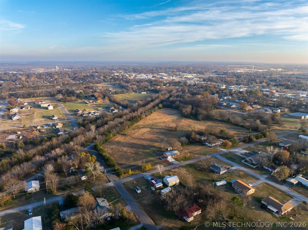8 Pierce Avenue Wagoner, OK 74467