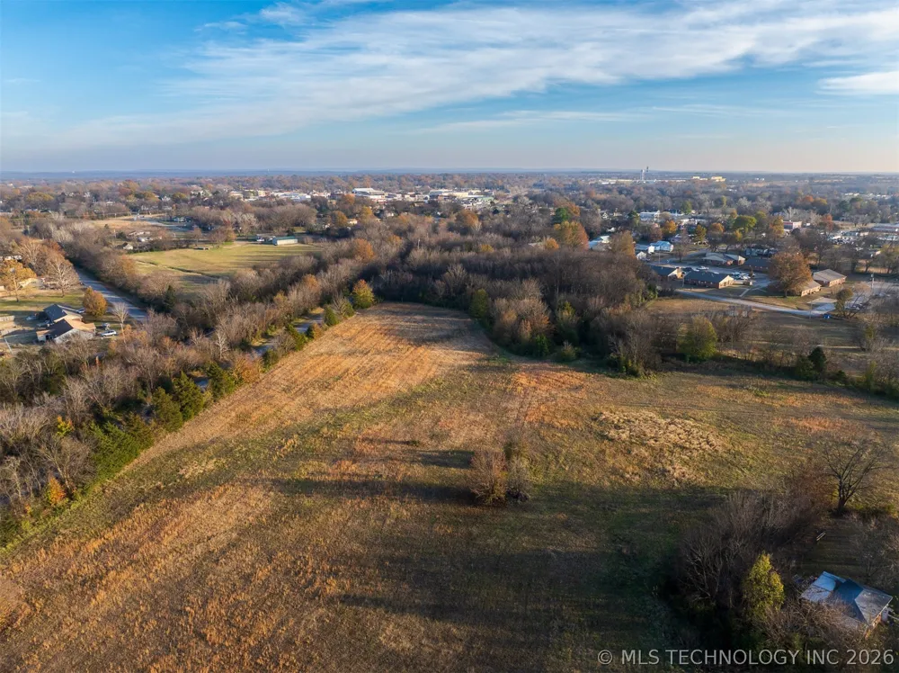 8 Pierce Avenue Wagoner, OK 74467