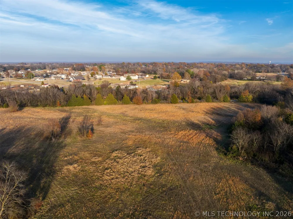 8 Pierce Avenue Wagoner, OK 74467