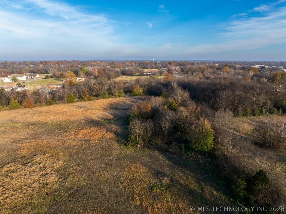 8 Pierce Avenue Wagoner, OK 74467